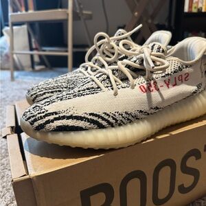 Yeezy 350 “Zebra”
Size 12
